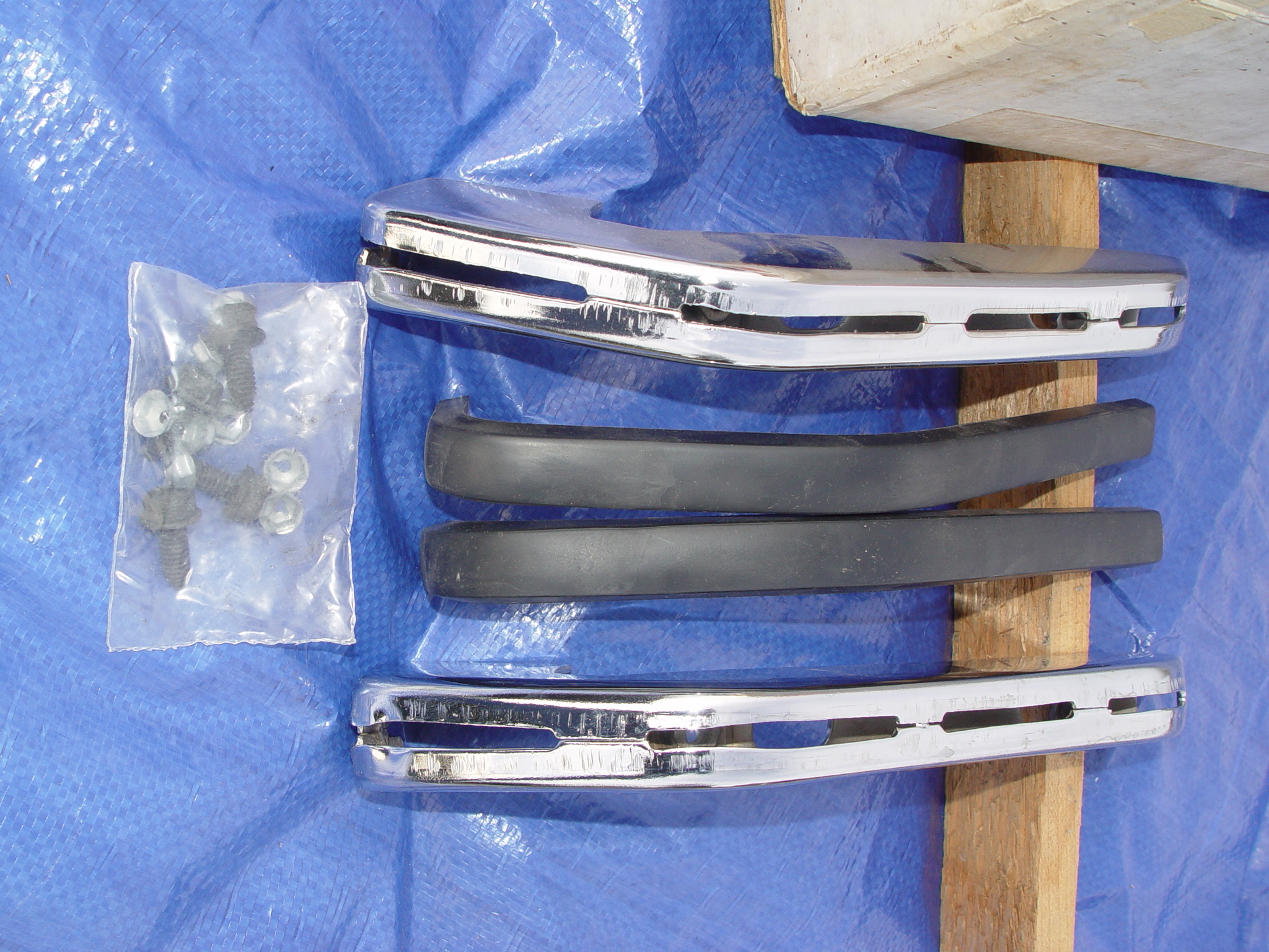 197172 Oldsmobile F85 Front Bumper Guard Package